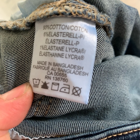 REITMANS FLORAL EMBROIDERED ROSE JEANS - Picture 12 of 14